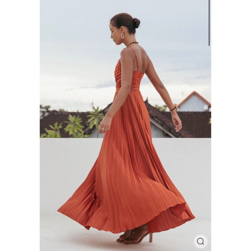 Petal + Pup Naira Pleated Maxi Dress Sunset Orange Satin V-Neck Size 6 US - Picture 2 of 11